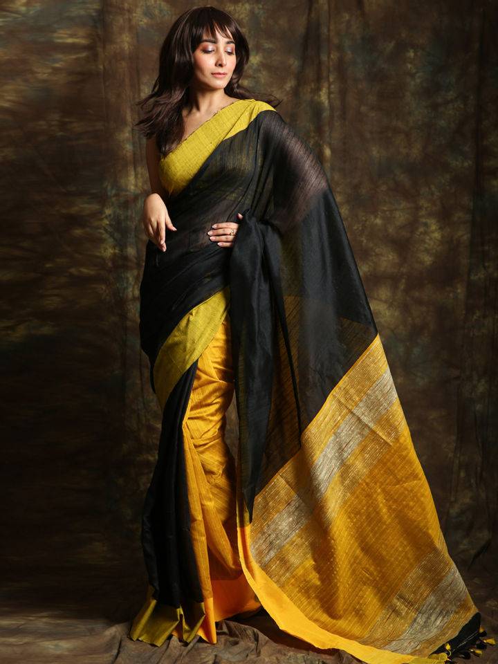 Kusumdola Saree