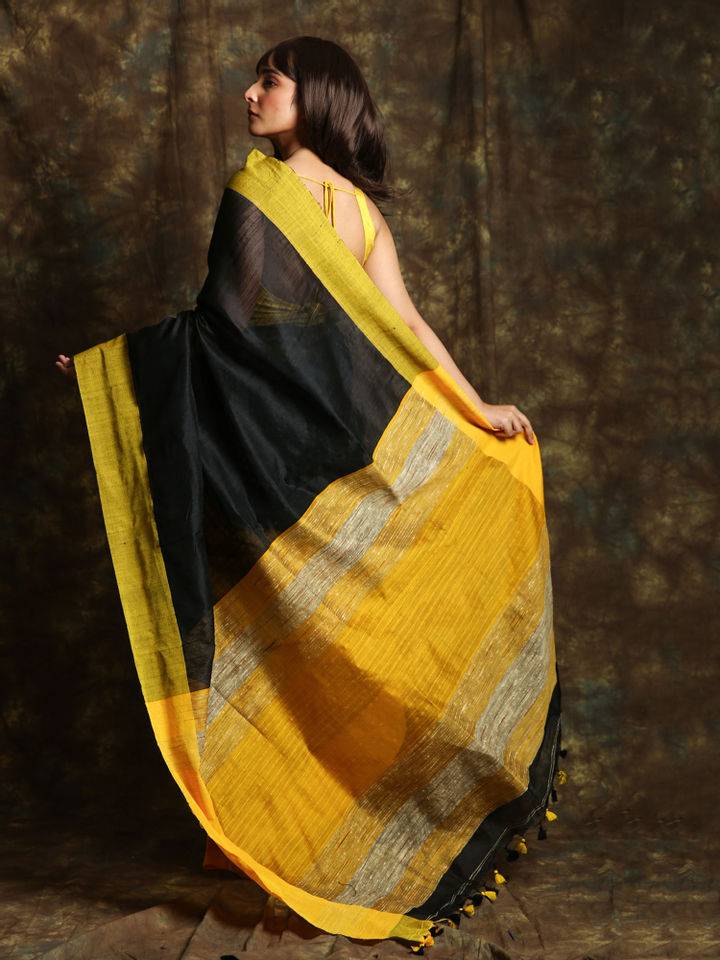 Kusumdola Saree