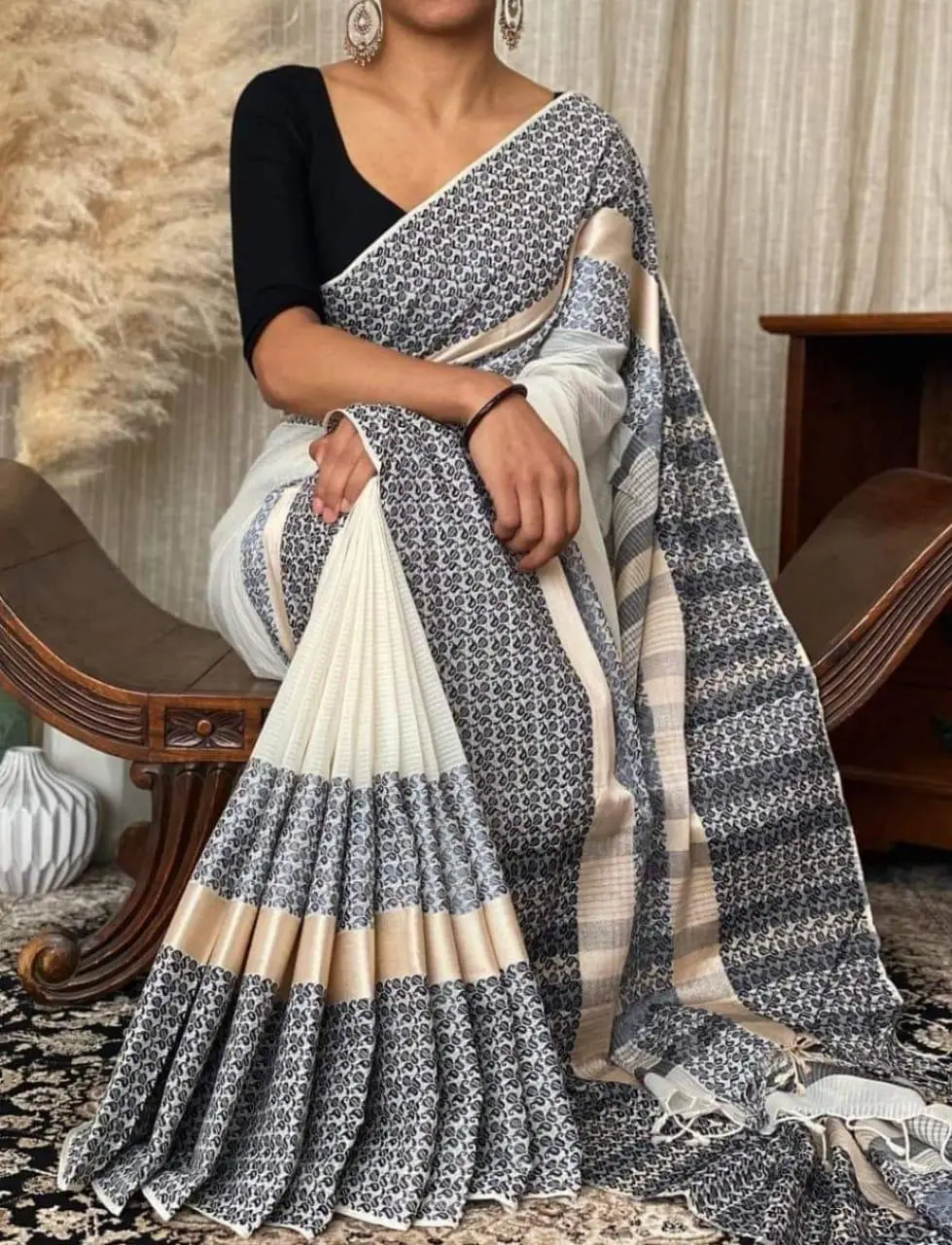 Buy Sutisaree Cotton Silk saree With Palka border With running blouse